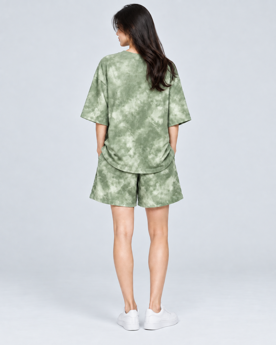 AQUARELLE — T-shirt and loose shorts set — back view
