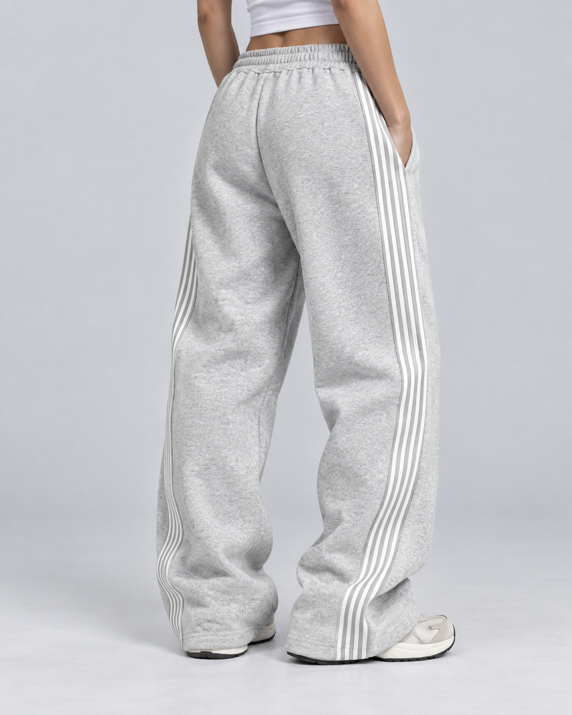 AVENUE — Wide-leg trousers with stripes — back view