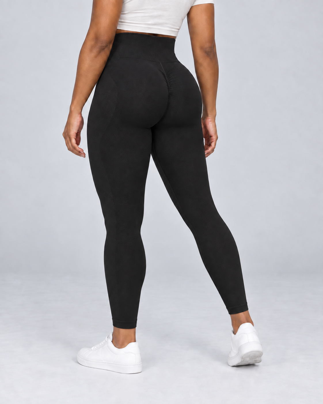 CAPRI — Cropped textured leggings — back view