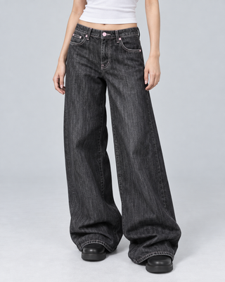 DISTRICT — Wide-leg baggy jeans — front view