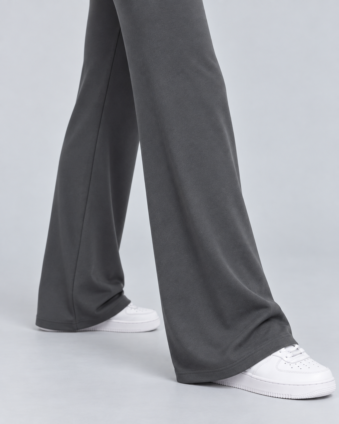 FLOW — Relaxed stretch trousers