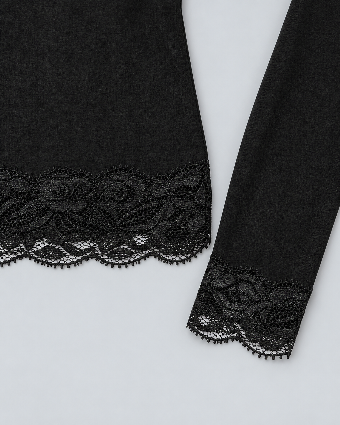 LACE — Fitted top with lace trim