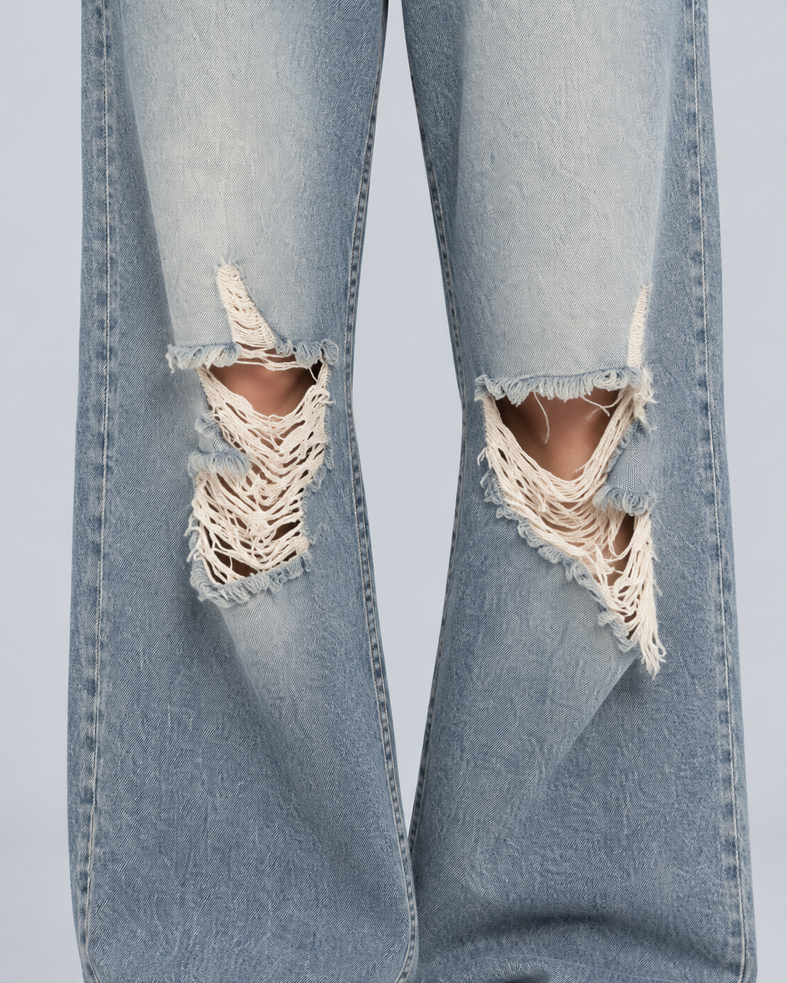 RIPPED — Relaxed distressed jeans