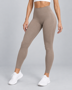 SCULPT — Leggings with curved seams — front view