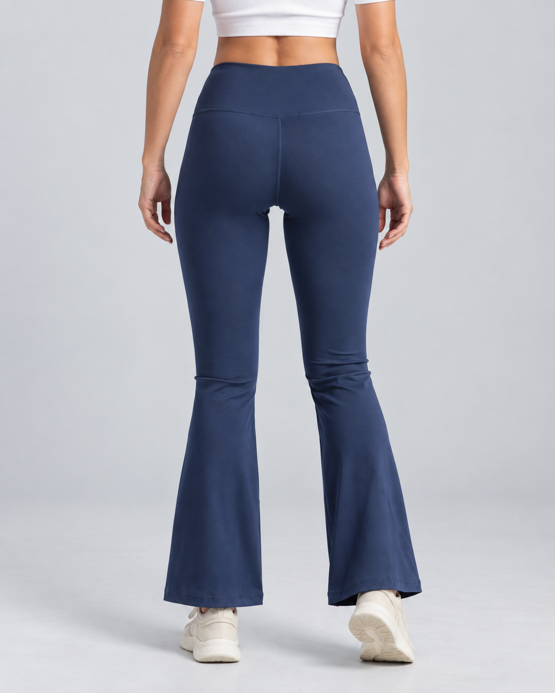 STUDIO — Flared yoga pants — back view