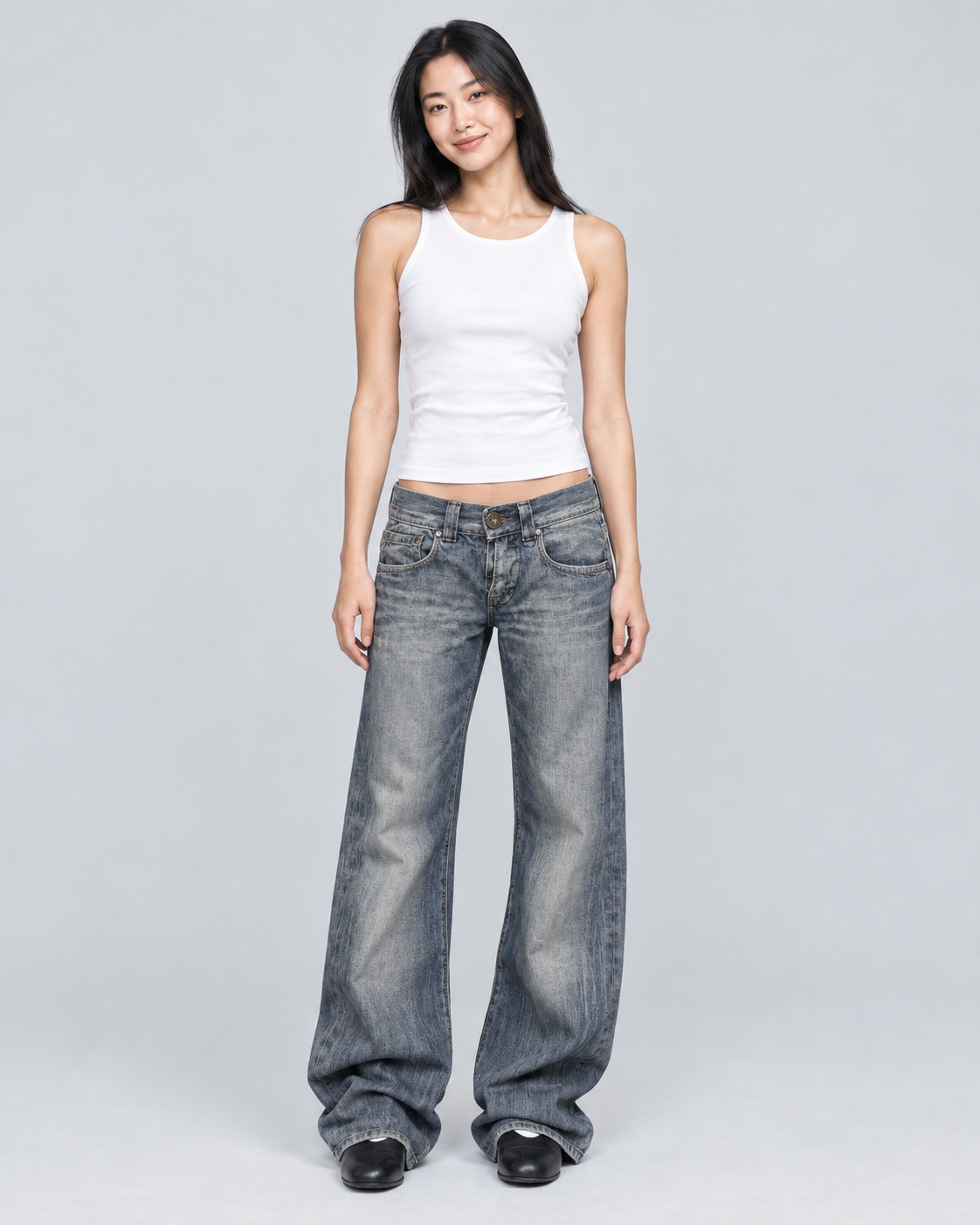 URBAN — Relaxed washed jeans — front view
