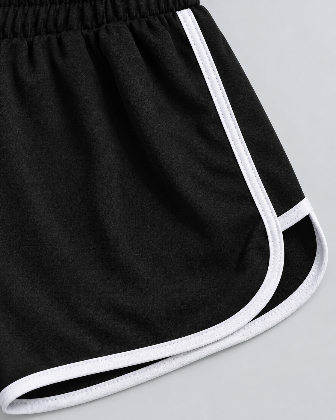 WEEKEND — Drawstring shorts with contrast piping